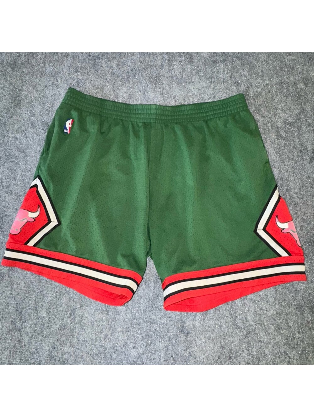 Mitchell & Ness NBA 2008-09 Chicago Bulls Baggy Hoop Shorts Mens 2XL Rare y2k